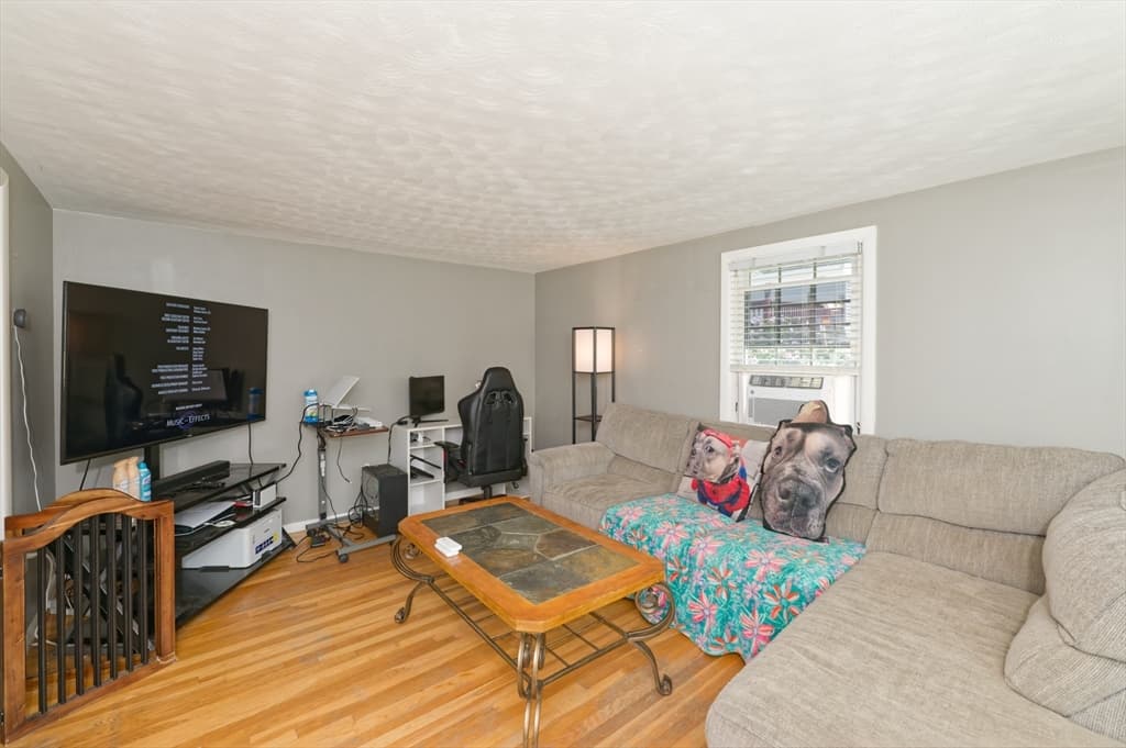 799 Franklin St, Worcester MA 01604 photo 3