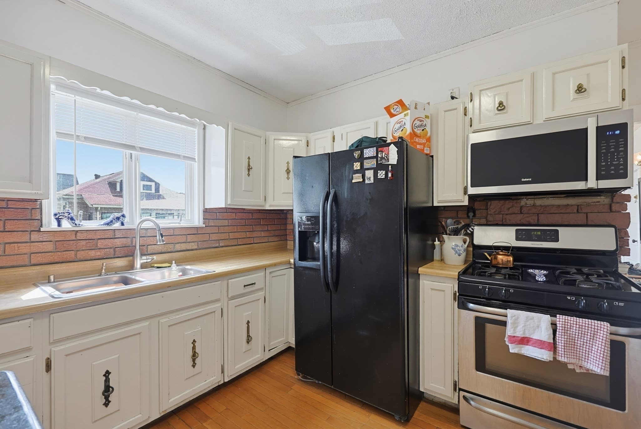 3 Family at 36-38 Gardena St, Boston MA 02135, photo 13 of 40