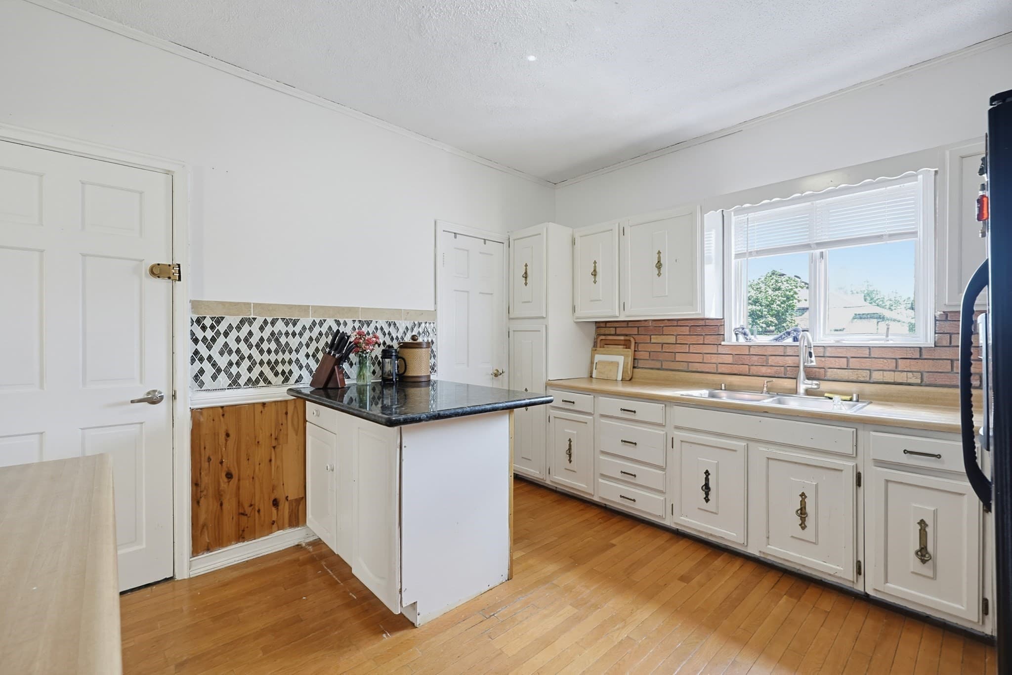 3 Family at 36-38 Gardena St, Boston MA 02135, photo 10 of 40