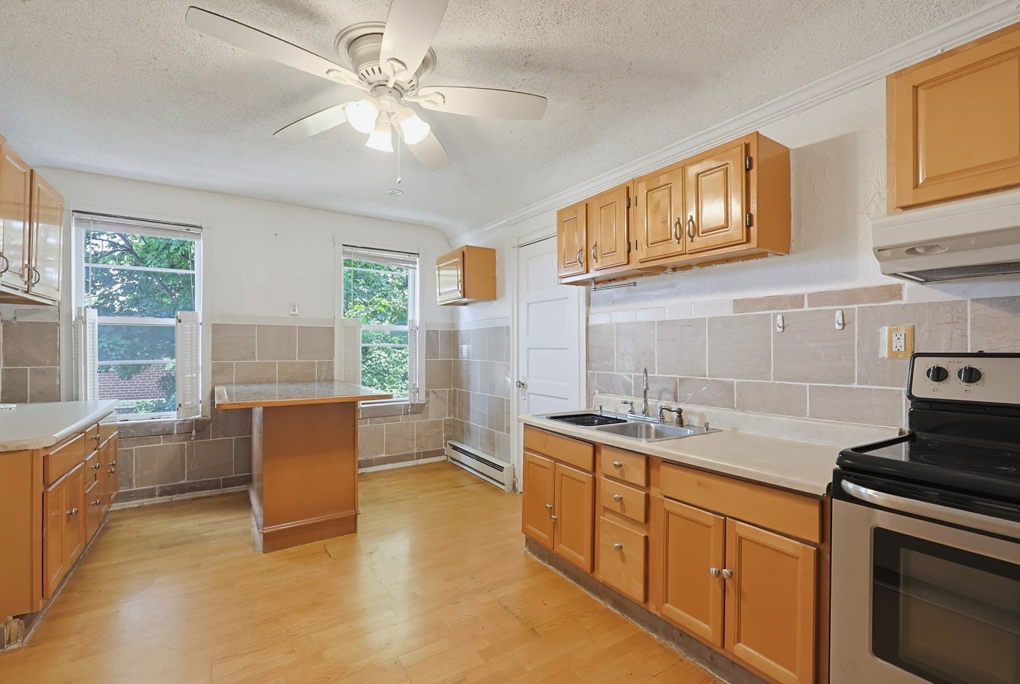 3 Family at 36-38 Gardena St, Boston MA 02135, photo 25 of 40