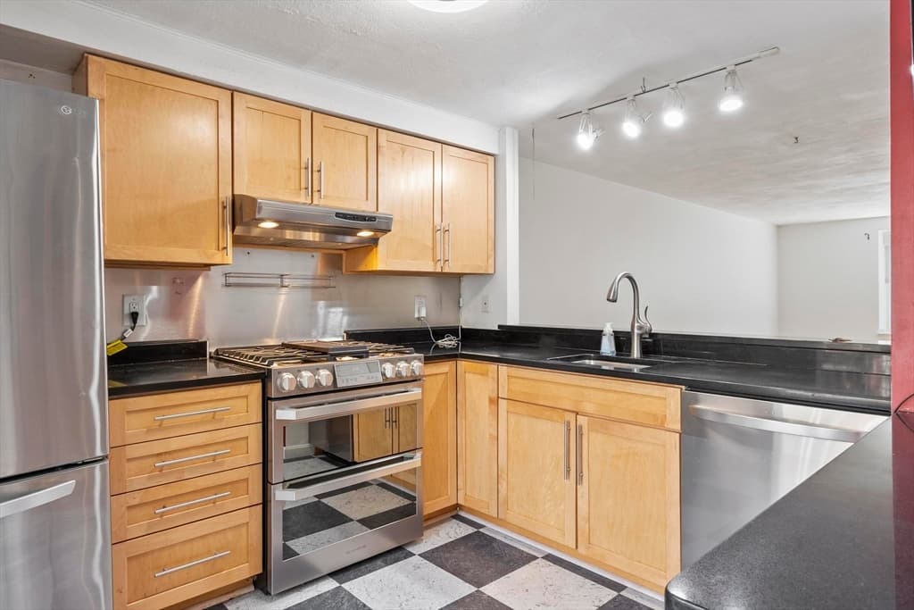 111 Brigham St # 11B, Hudson MA 01749 photo 2