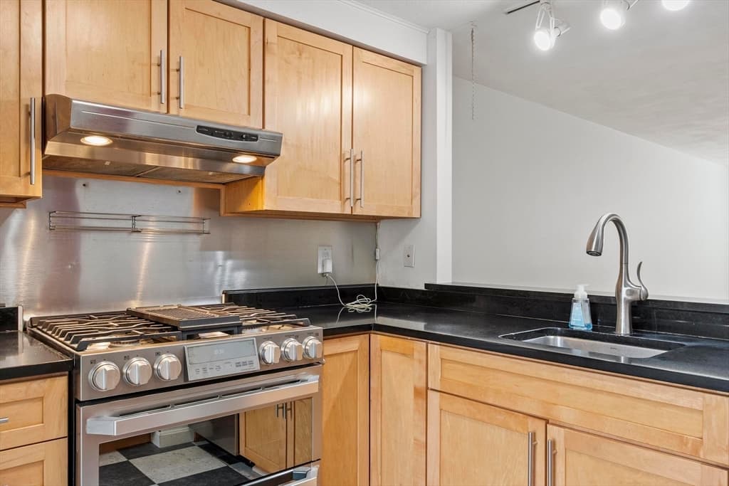 111 Brigham St # 11B, Hudson MA 01749 photo 8
