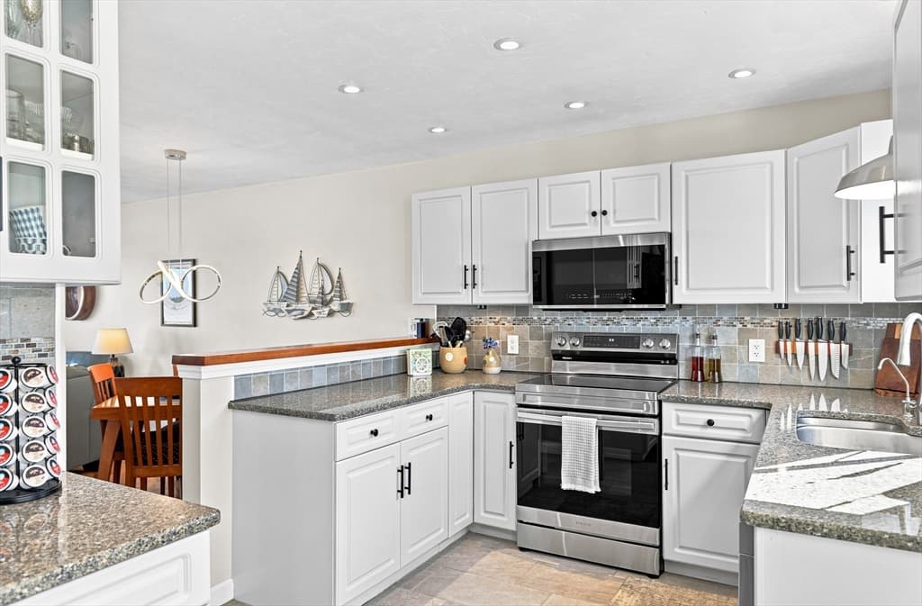 700 Shore Dr # 1001, Fall River MA 02721 photo 9