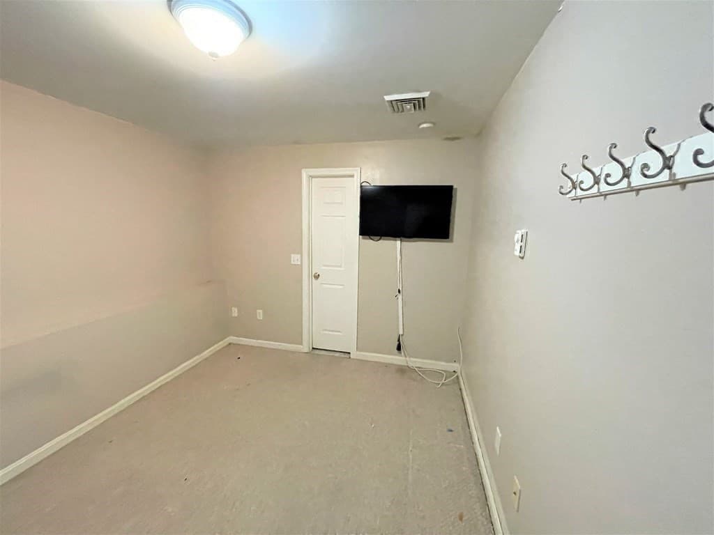 318 Crescent St # B, Fall River MA 02720 photo 15
