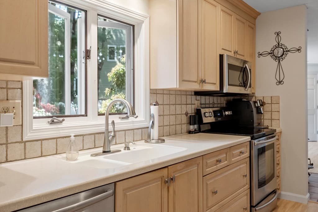 115 Village Xing, Fitchburg MA 01420 photo 17