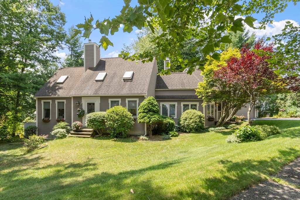 115 Village Xing, Fitchburg MA 01420