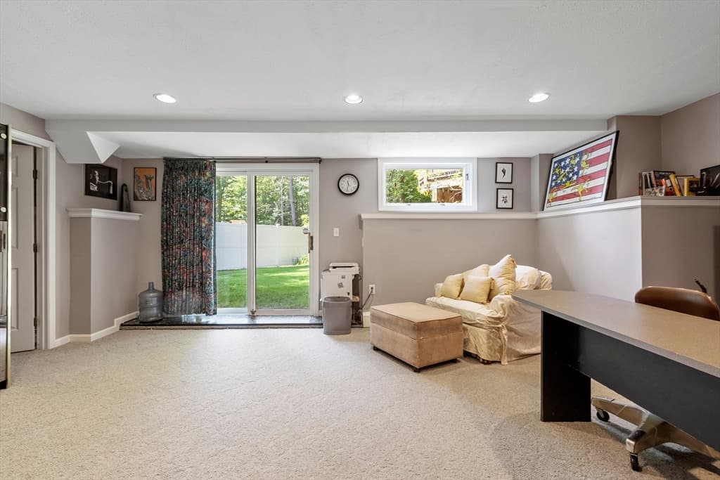 115 Village Xing, Fitchburg MA 01420 photo 10