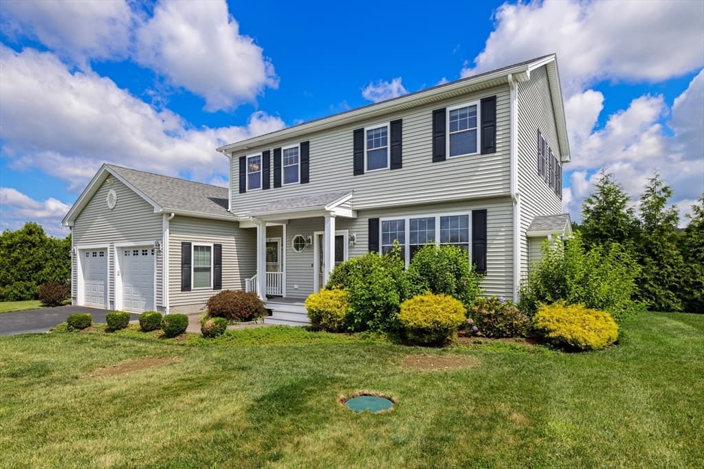 11 Aubin St., Seekonk MA 02771