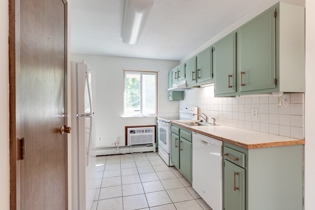82 S Maple St # 38, Westfield MA 01085 photo 9