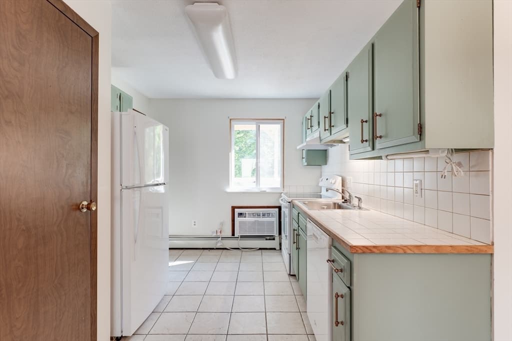 82 S Maple St # 38, Westfield MA 01085 photo 11