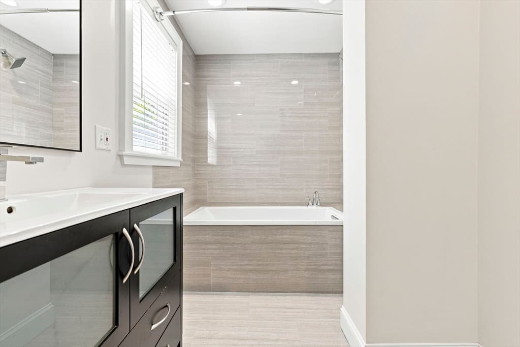 58-60 Hamilton St, Boston MA 02136 photo 11