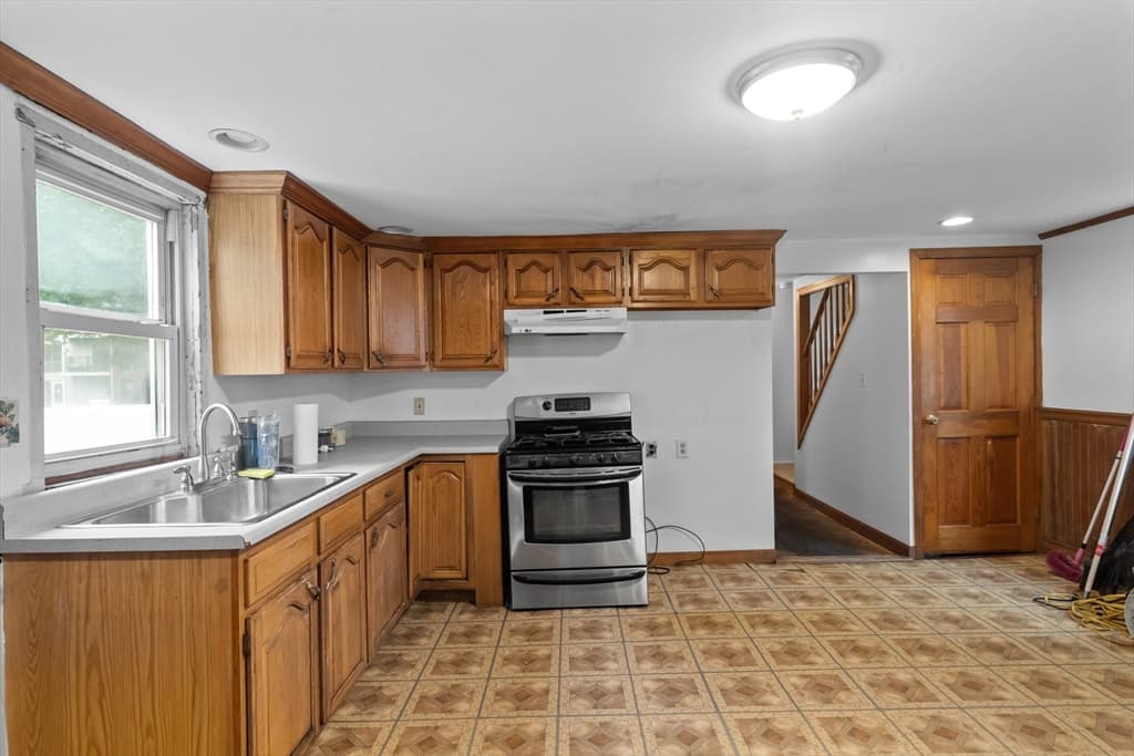 9 Mechanic St, Framingham MA 01701 photo 12