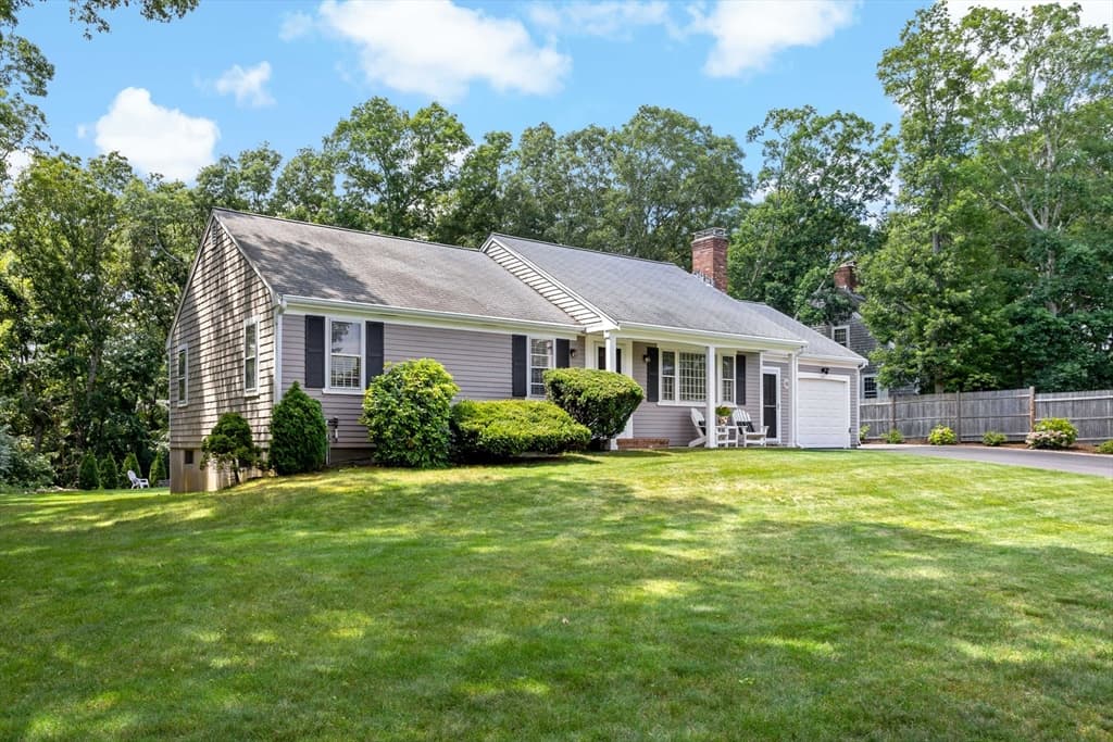 65 Kings Row Dr, Dennis MA 02641 photo 2