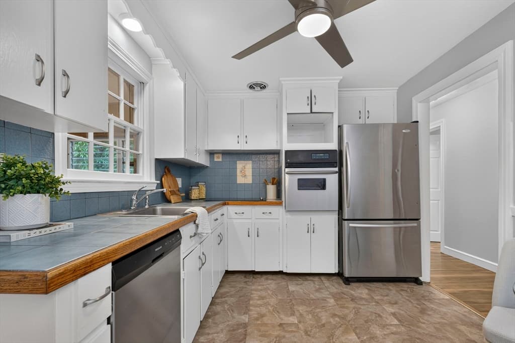 25 Gray Ter, Bedford MA 01730 photo 12