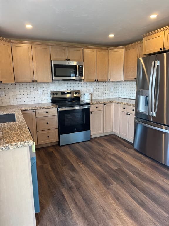 18 Snowberrry Cir., Worcester MA 01607 photo 5