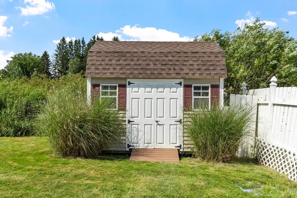 550 Packard St, Lancaster MA 01523 photo 32
