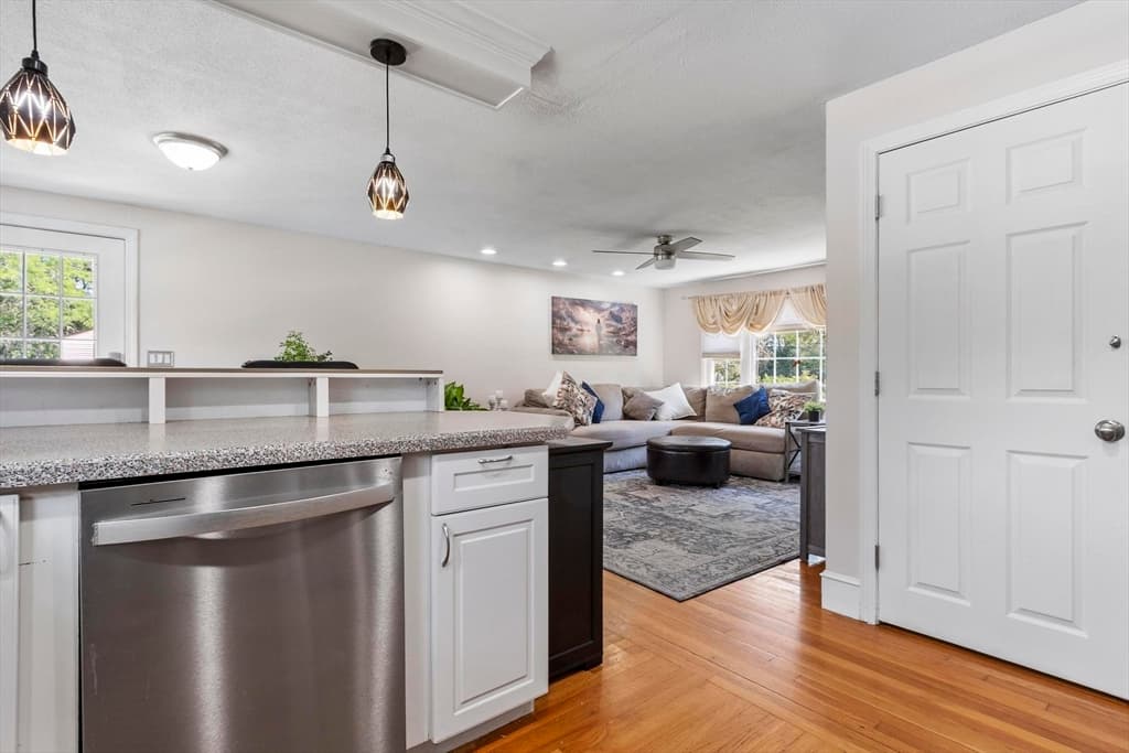 550 Packard St, Lancaster MA 01523 photo 11