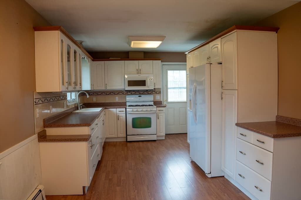 571 Mill St, Agawam MA 01030 photo 8