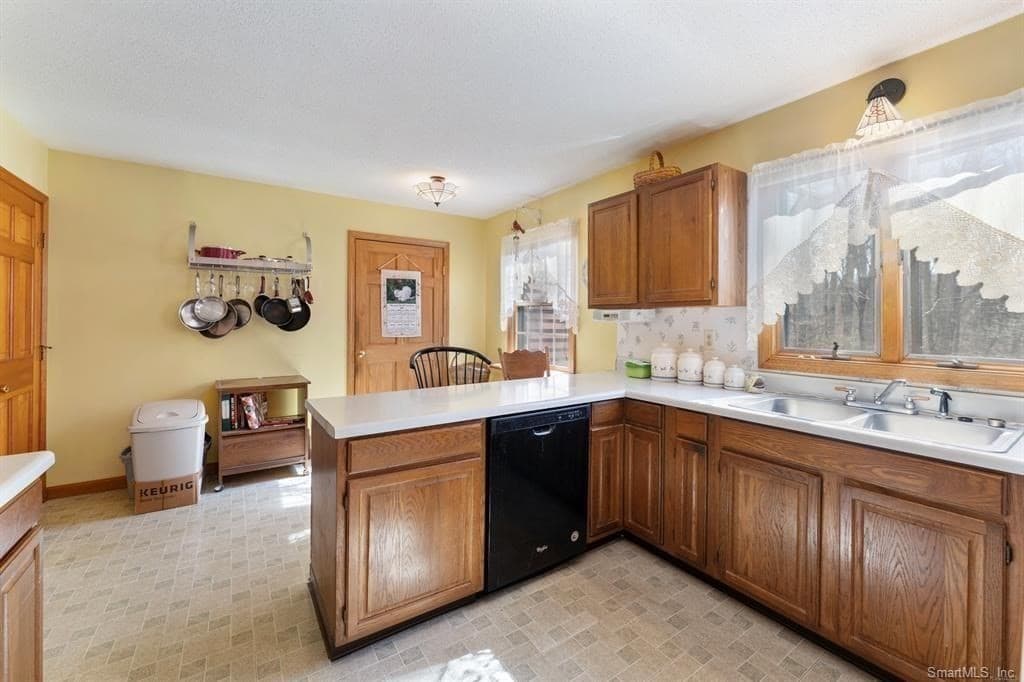 41 Margaret Henry Road, Killingly CT 06239 photo 5