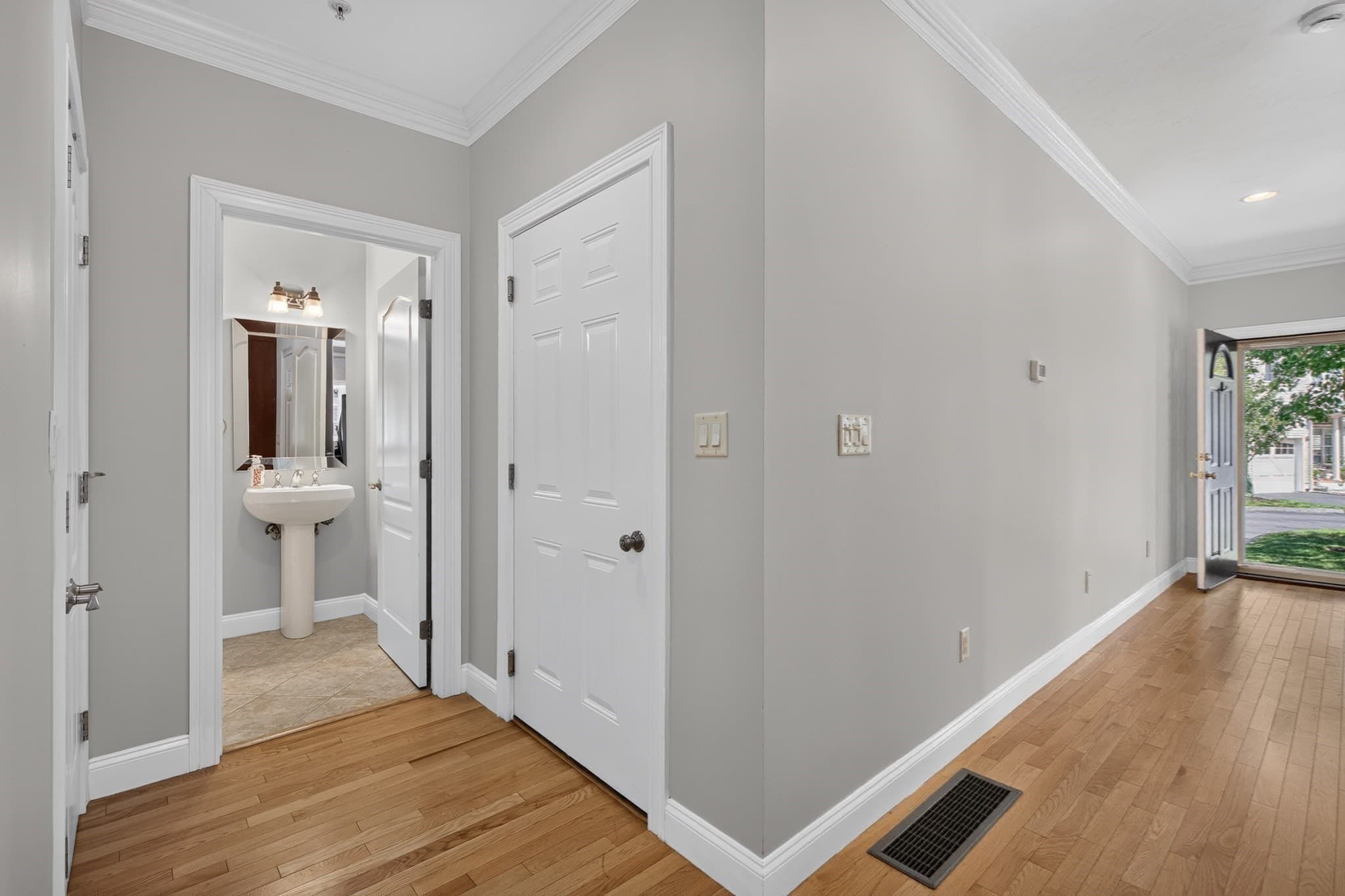 Condominium at 19 Junction Ln # 19, Hamilton MA 01982, Hamilton, photo 9 of 39