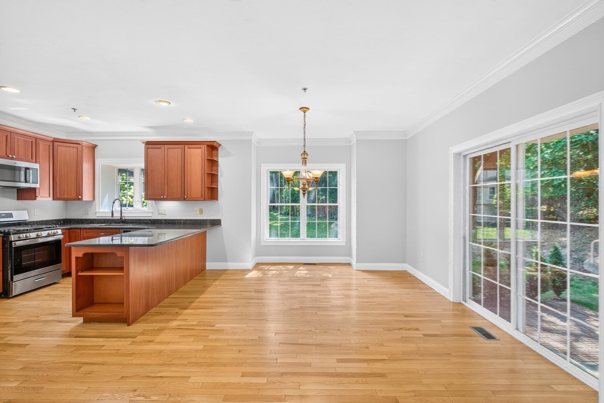 Condominium at 19 Junction Ln # 19, Hamilton MA 01982, Hamilton, photo 4 of 39