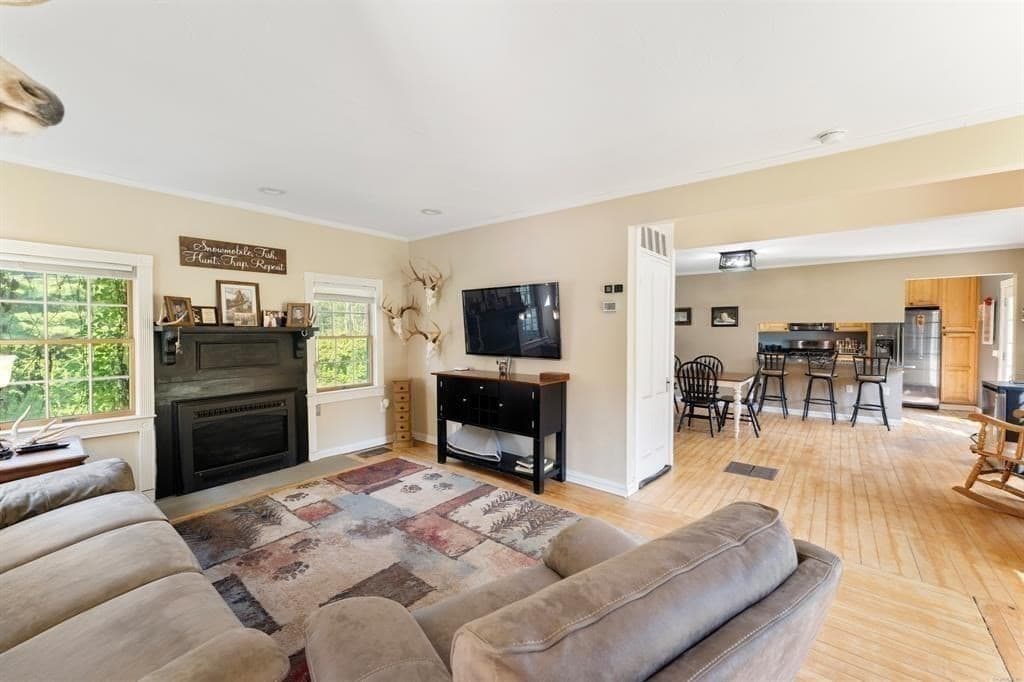 3 Family at 1530 Hartford Pike, Killingly CT 06243, photo 9 of 40