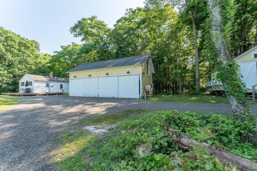 3 Family at 1530 Hartford Pike, Killingly CT 06243, photo 35 of 40