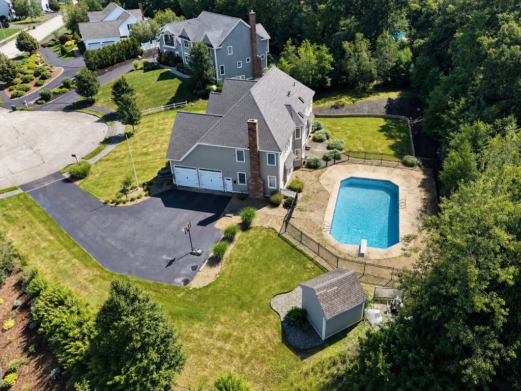 21 Ashwood Cir, Shrewsbury MA 01545 photo 2