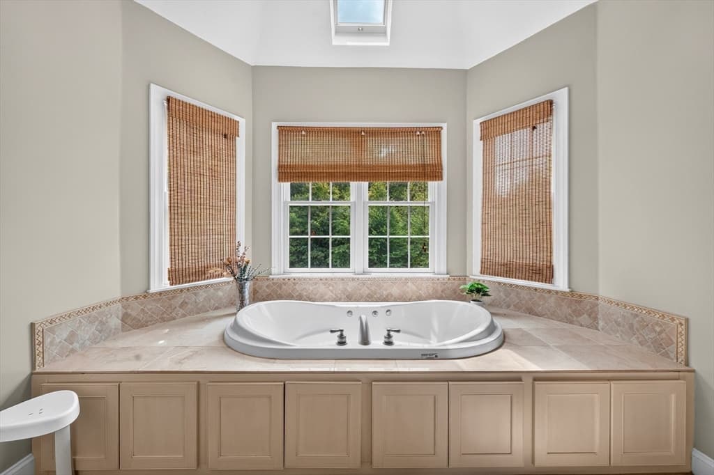 21 Ashwood Cir, Shrewsbury MA 01545 photo 18