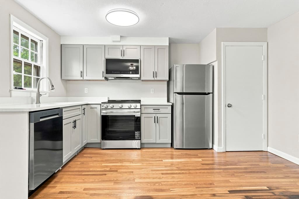 1-B Lorenzo St, Boston MA 02122