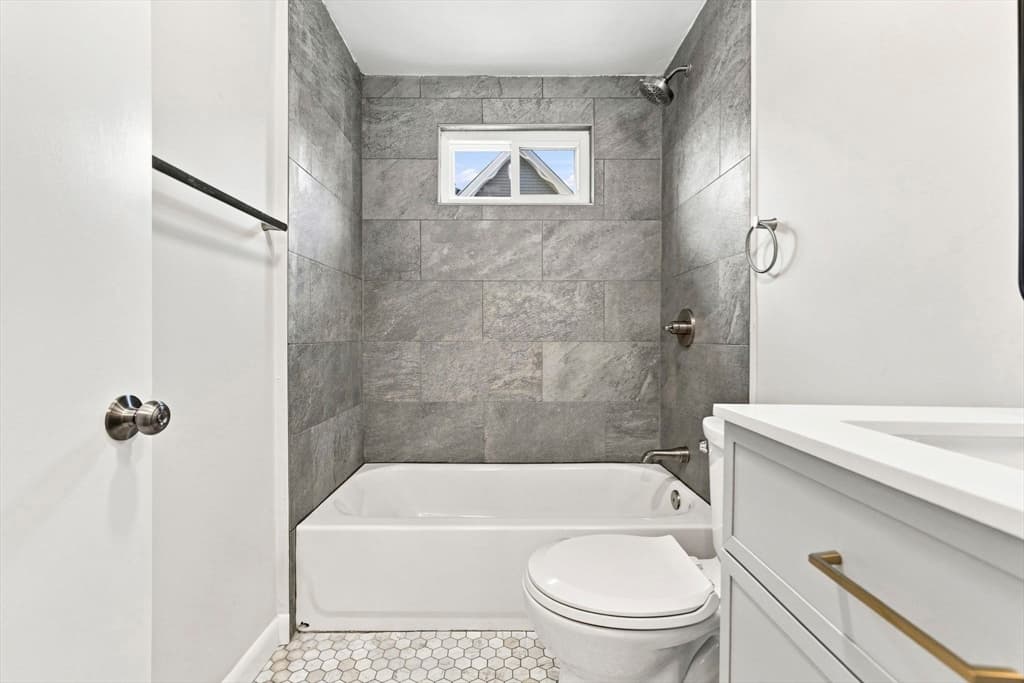 1-B Lorenzo St, Boston MA 02122 photo 14