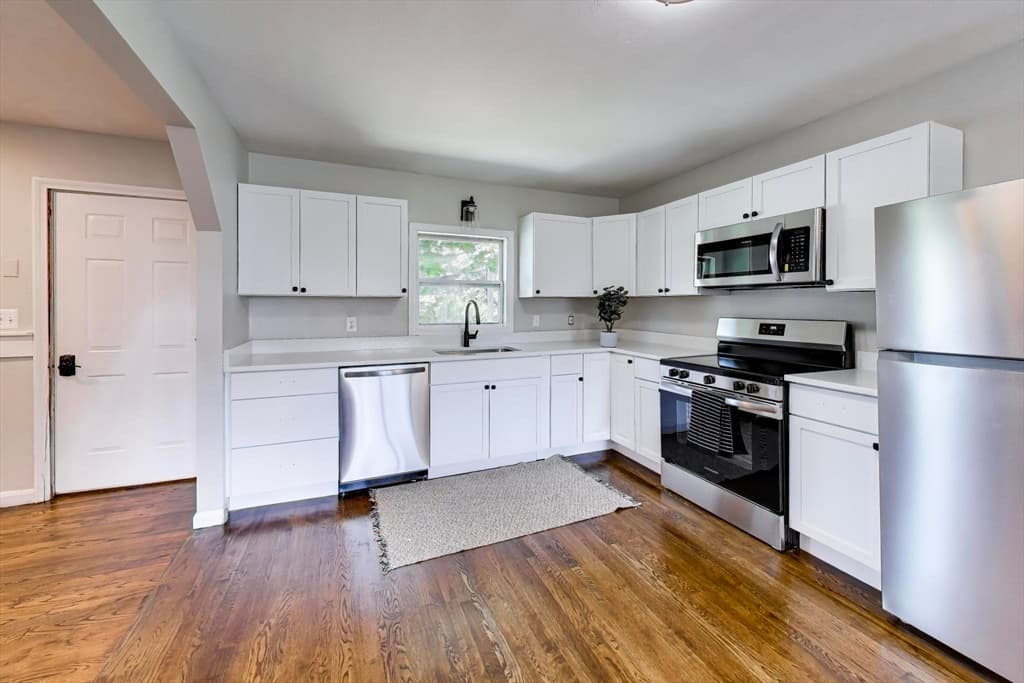 14 Hull St, Quincy MA 02169 photo 8