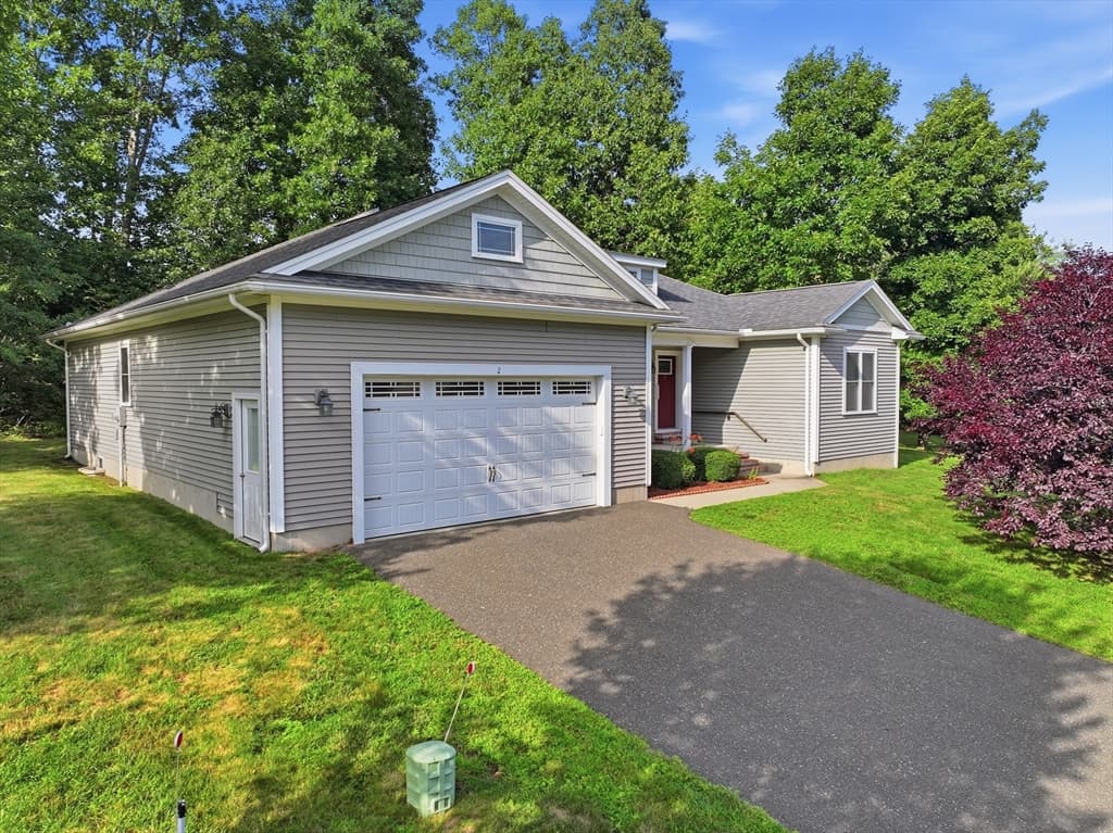 2 Dogwood Dr, Belchertown MA 01007