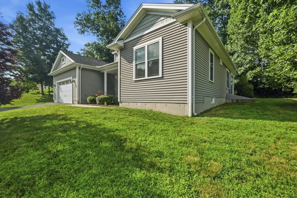 2 Dogwood Dr, Belchertown MA 01007 photo 4