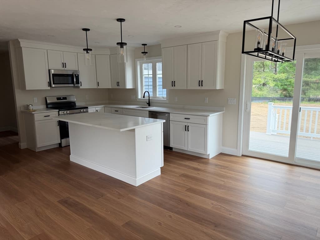 Condex at 9A Hudson Drive # A, Berkley MA 02779, Berkley, photo 3 of 17