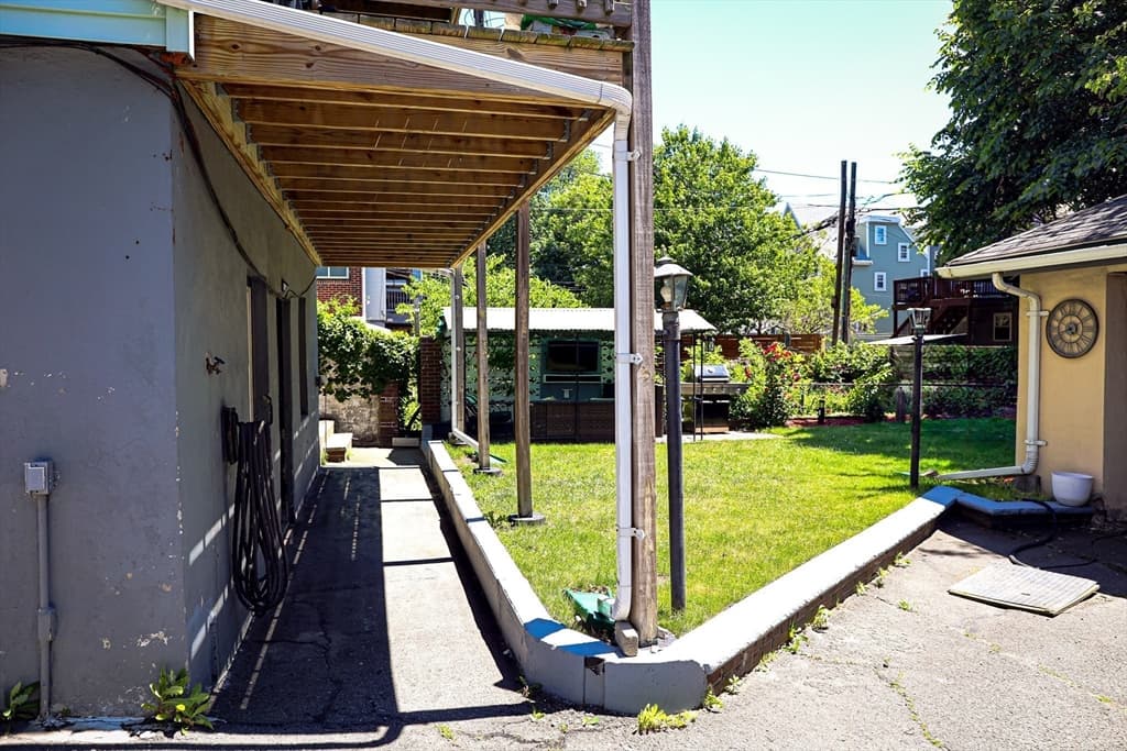 549 Bennington St, Boston MA 02128 photo 5