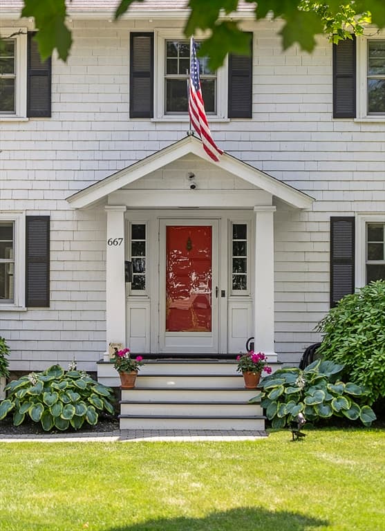 Single Family Residence at 667 Salem St, Lynnfield MA 01940, Lynnfield, photo 2 of 39