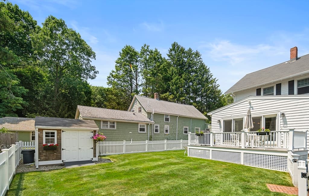 Single Family Residence at 667 Salem St, Lynnfield MA 01940, Lynnfield, photo 6 of 39