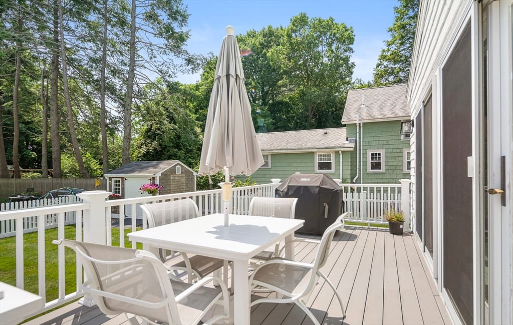 Single Family Residence at 667 Salem St, Lynnfield MA 01940, Lynnfield, photo 7 of 39