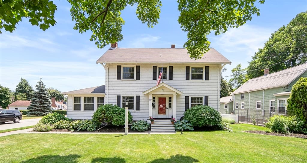 667 Salem St, Lynnfield MA 01940