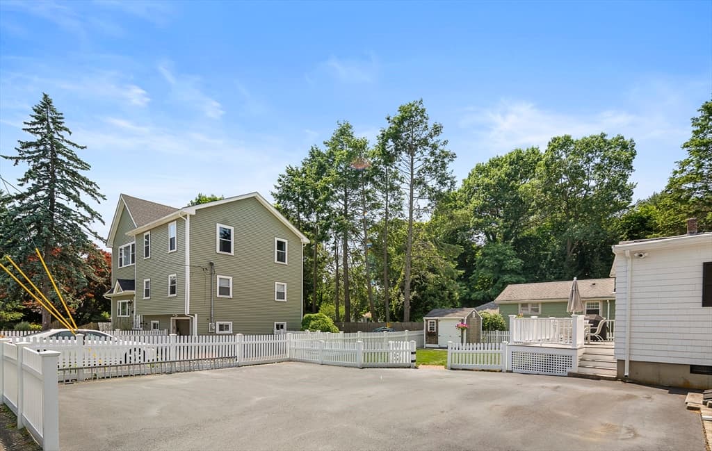 Single Family Residence at 667 Salem St, Lynnfield MA 01940, Lynnfield, photo 5 of 39