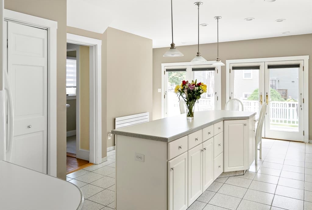 Single Family Residence at 667 Salem St, Lynnfield MA 01940, Lynnfield, photo 14 of 39