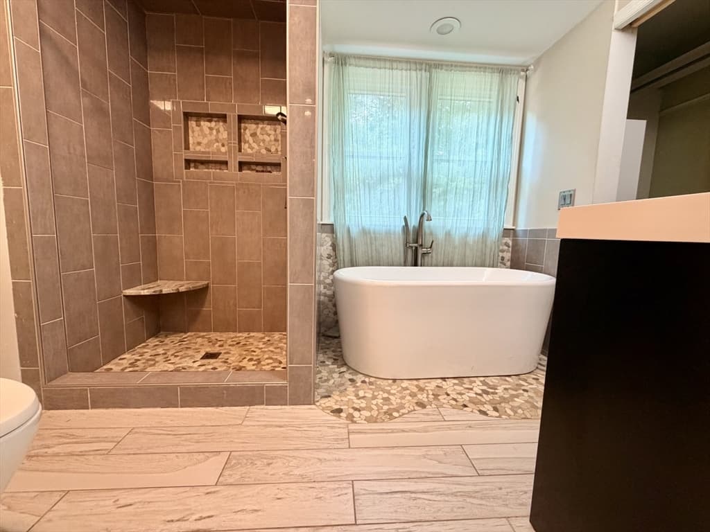 57 Laurel Ln, Bellingham MA 02019 photo 23