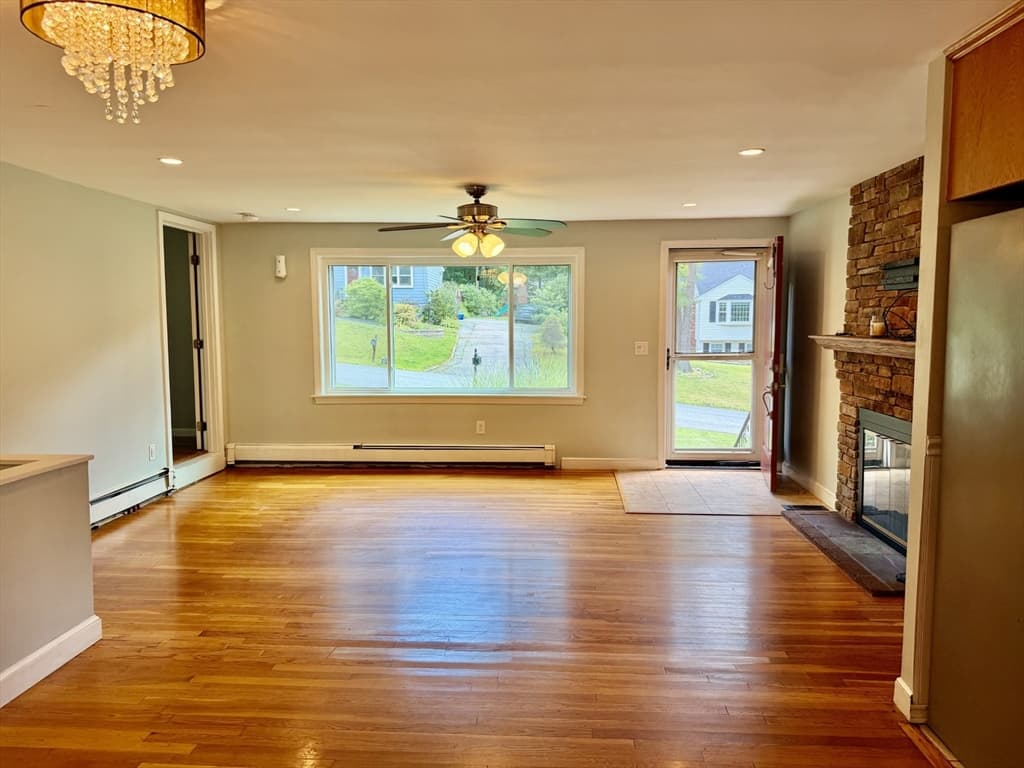 57 Laurel Ln, Bellingham MA 02019 photo 7