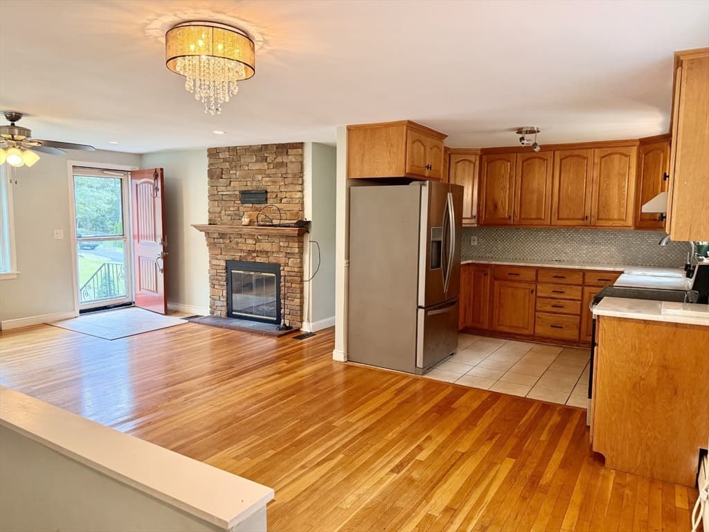 57 Laurel Ln, Bellingham MA 02019 photo 10