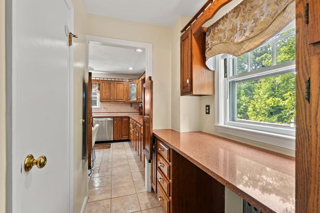 32 Sagamore Ave, Medford MA 02155 photo 13