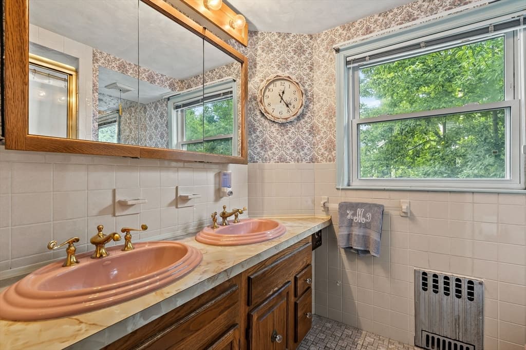 32 Sagamore Ave, Medford MA 02155 photo 21