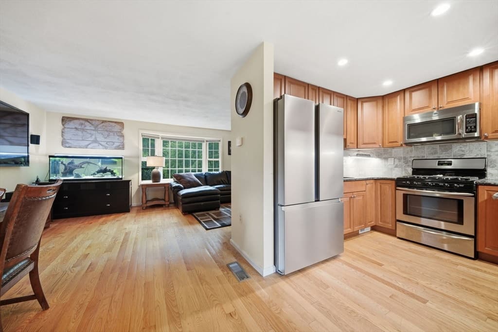 8 Quail Run # 8, Tewksbury MA 01876 photo 6