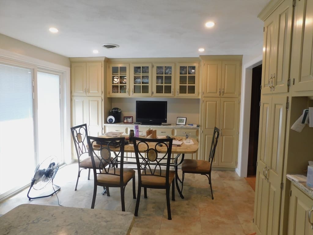 621 Marshall St, Holliston MA 01746 photo 2