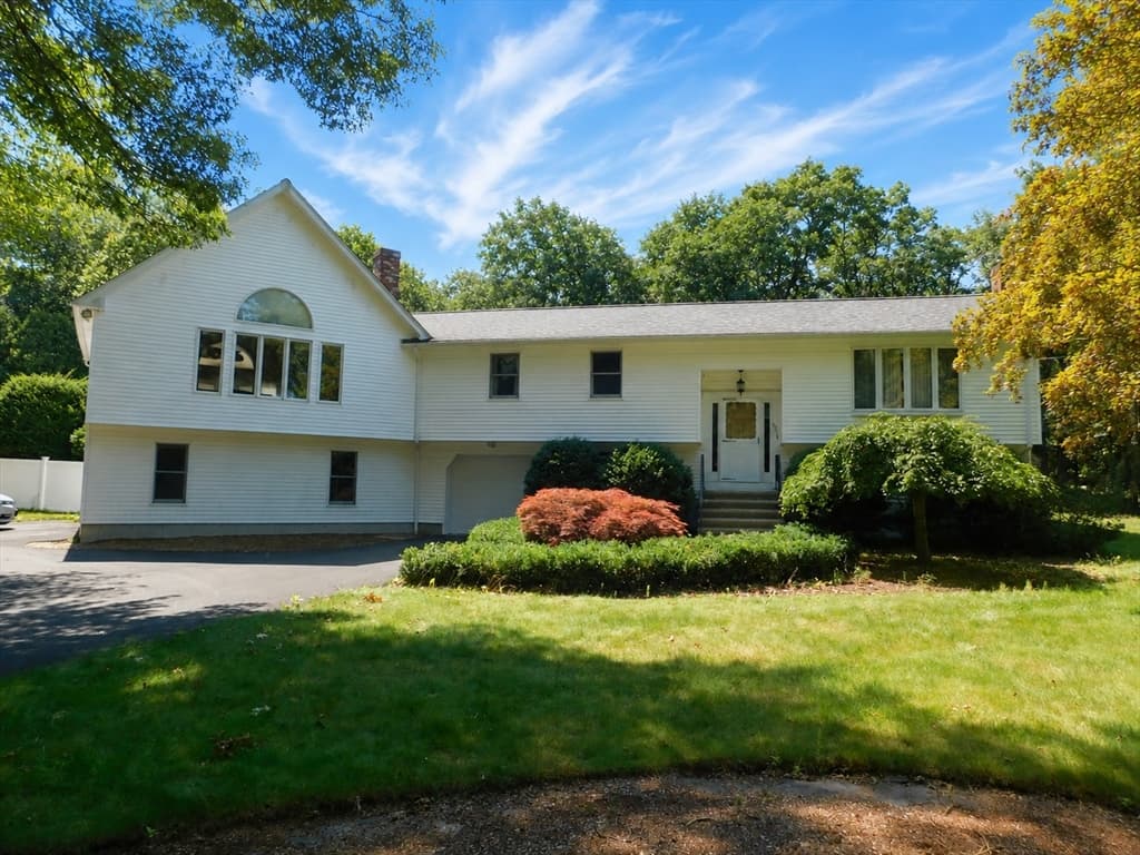621 Marshall St, Holliston MA 01746